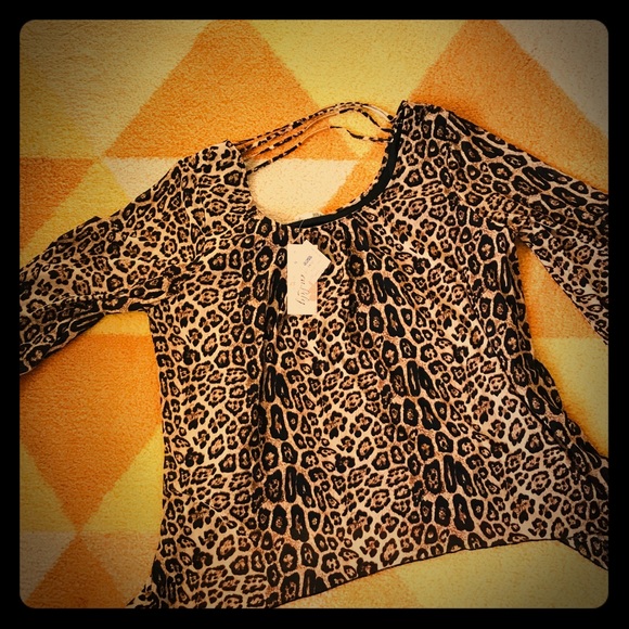 NWT Sexy Leopard Print Blouse w/Peep Hole - Picture 1 of 6